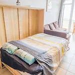 In With Stunning Sea Views * 奥斯滕德