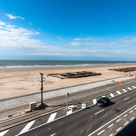 Contemporary In With Balcony Ostend