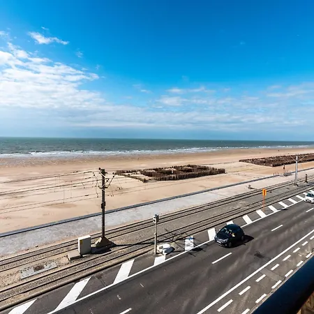 In With Stunning Sea Views Apartment *